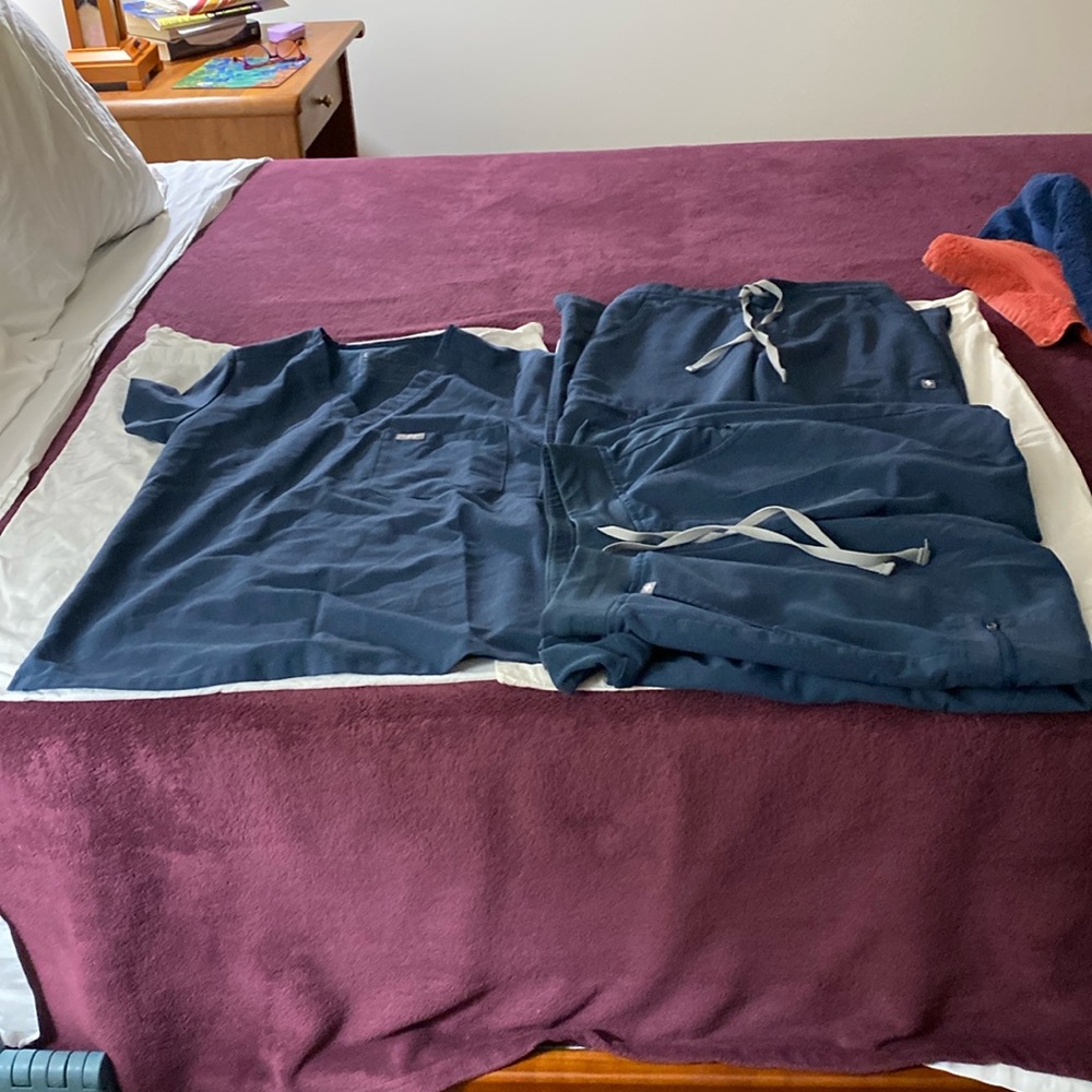 Figs scrubs set with 1 top, joggers, and yoga pants